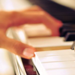 女被❌c🐻黄扒衣服视频
